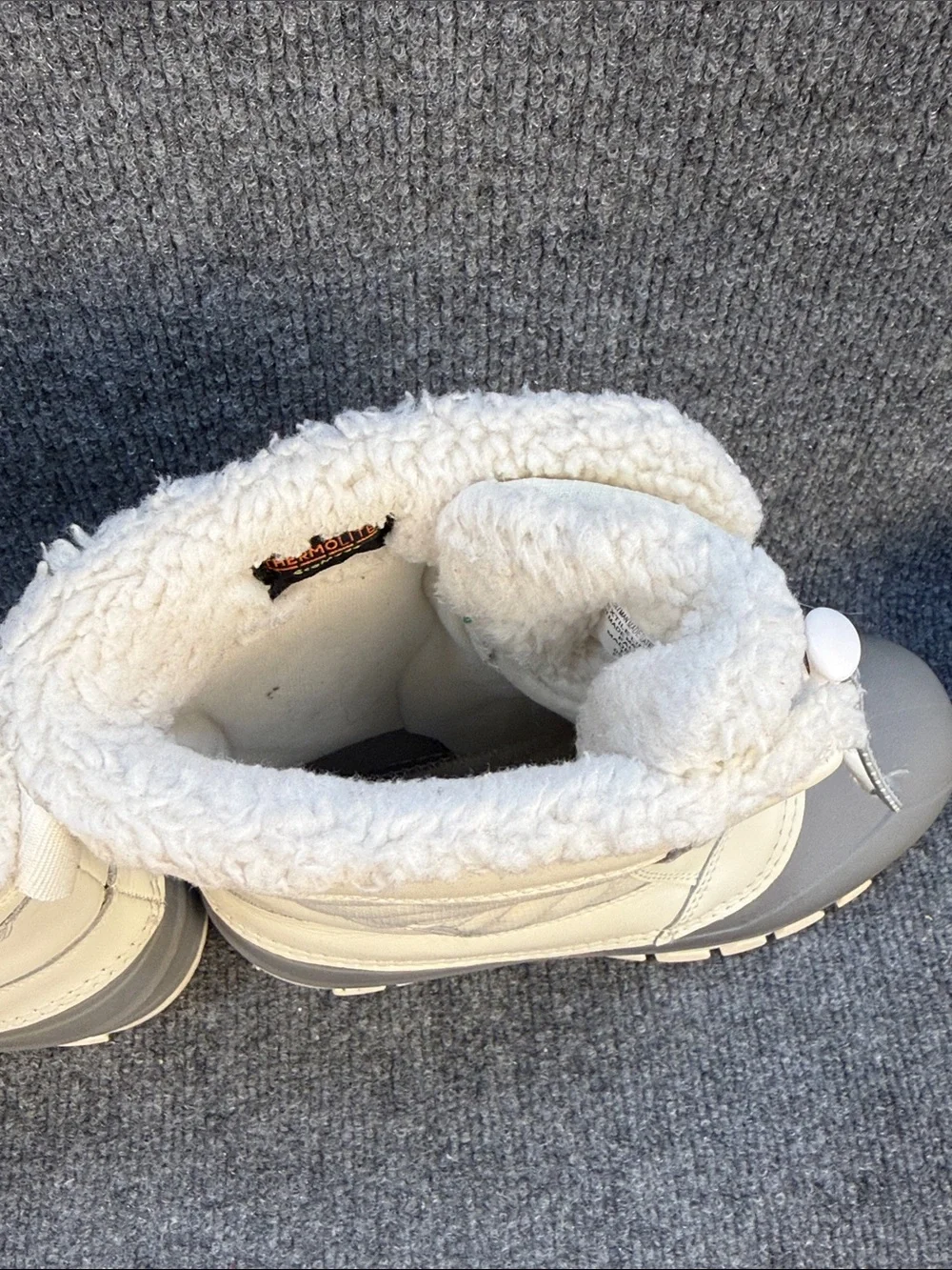 All In Motion Cream and Gray Quilted Lace-Up Winter Boots Size 4